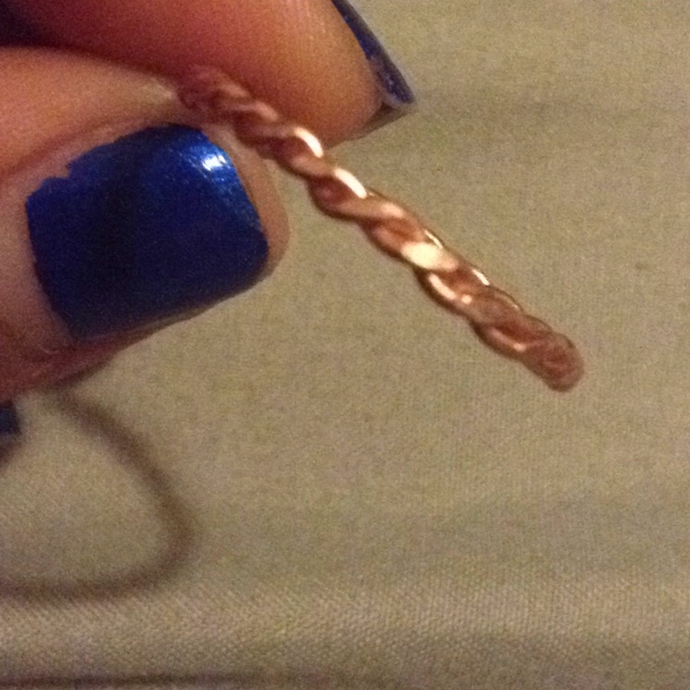 Hi are jewelry